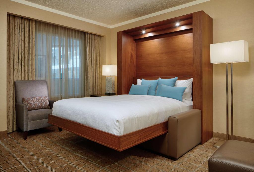 Embassy Suites by Hilton San Diego La Jolla photo