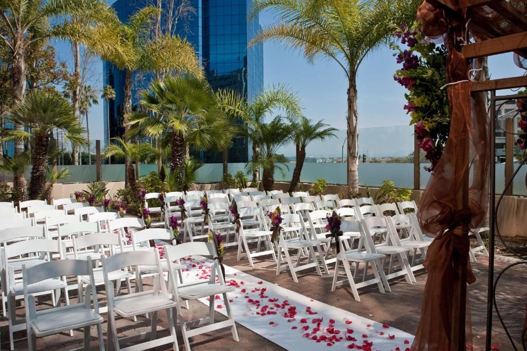 Embassy Suites by Hilton San Diego La Jolla photo