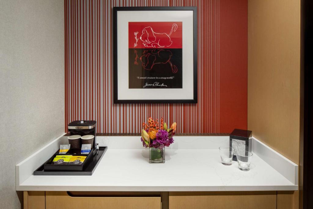 Hilton Columbus Downtown - İki Kraliçe Yataklı Deluxe Queen Oda