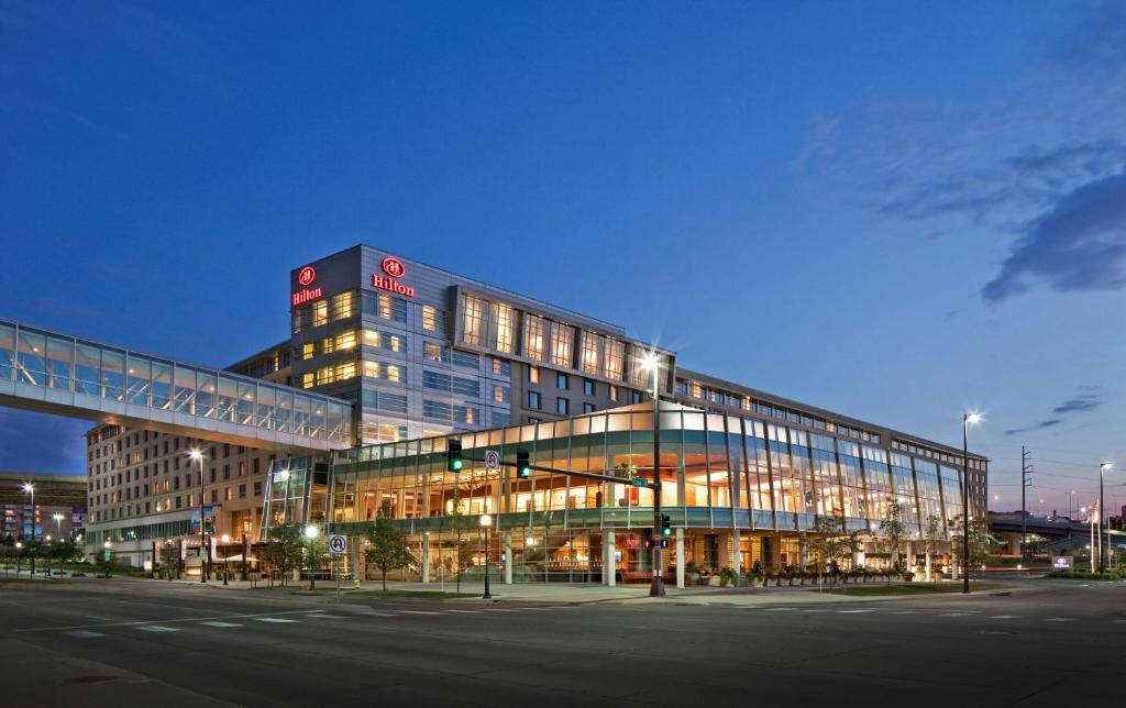 Hilton Omaha - Housity