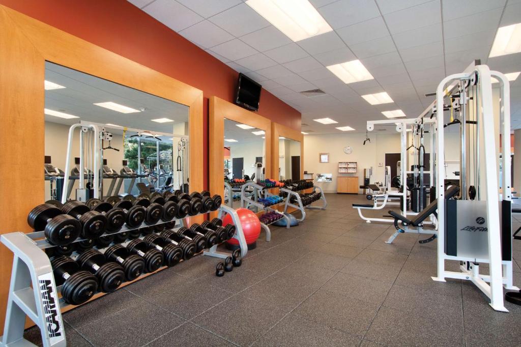 Fitness centrum a/nebo fitness zařízení v ubytování Washington Hilton