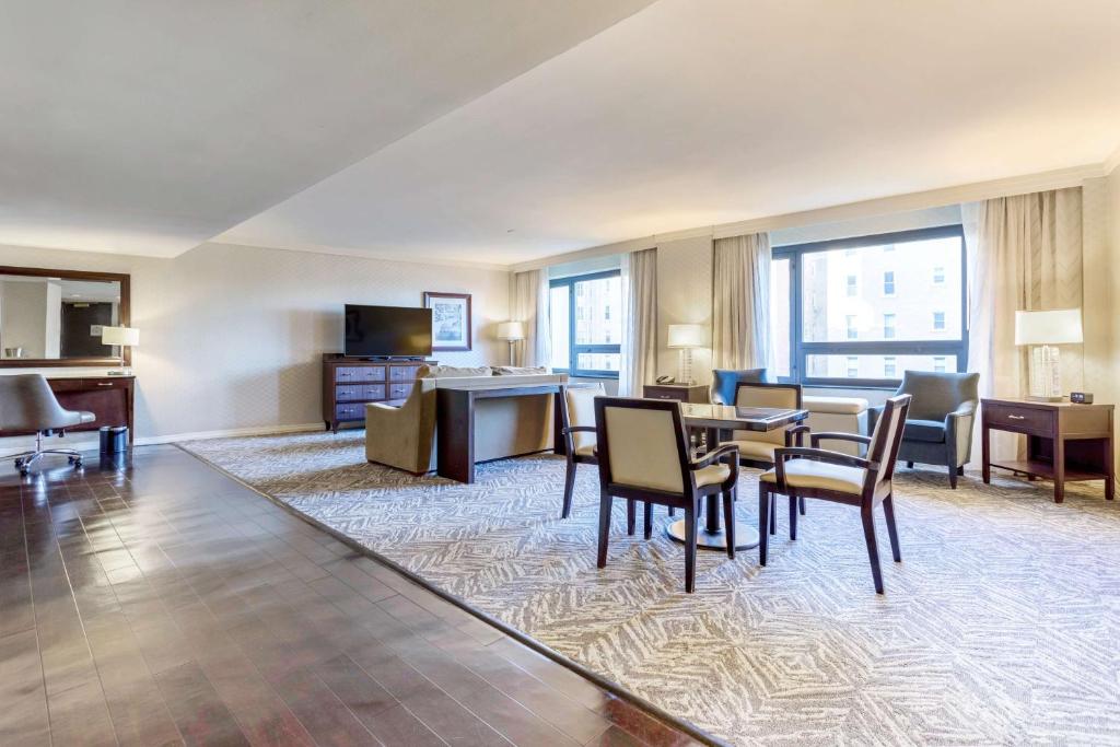 Washington Hilton - King Suite