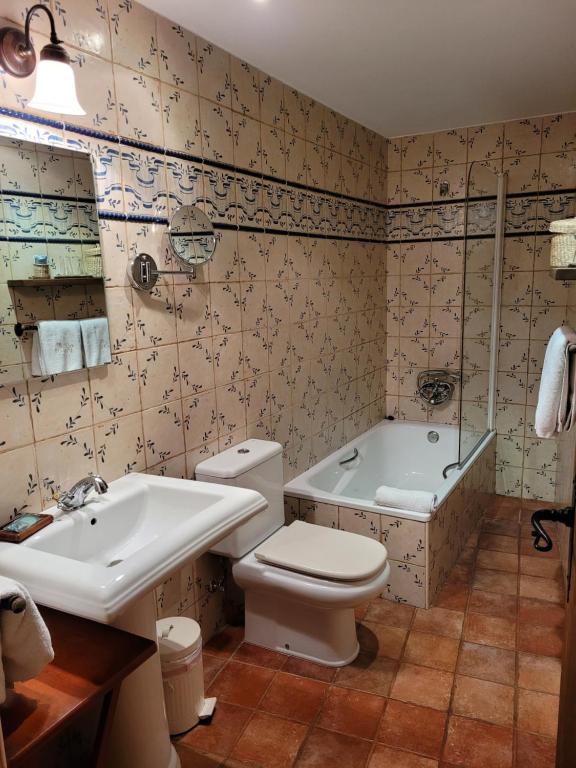Casa Macianet - Double Or Twin Room With Private Bathroom