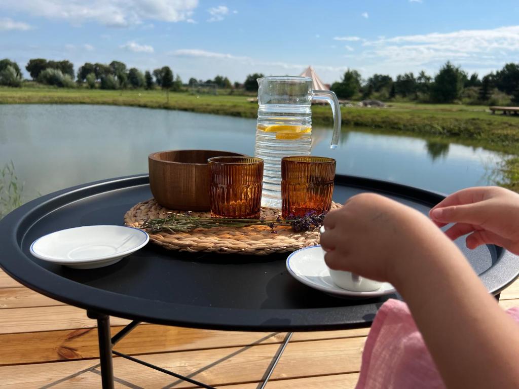 Nápoje v ubytování Glamping Rusne
