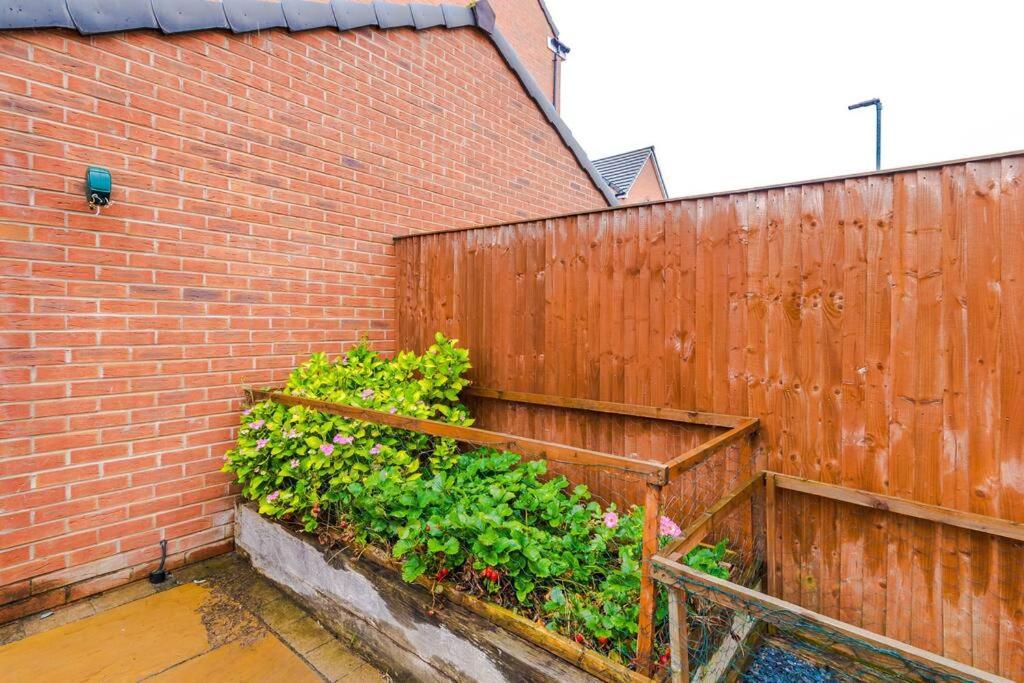 Fotografie z fotogalerie ubytování Luxury Large Leeds 10bed 2.5bath Modern House Free Parking v destinaci Robin Hood
