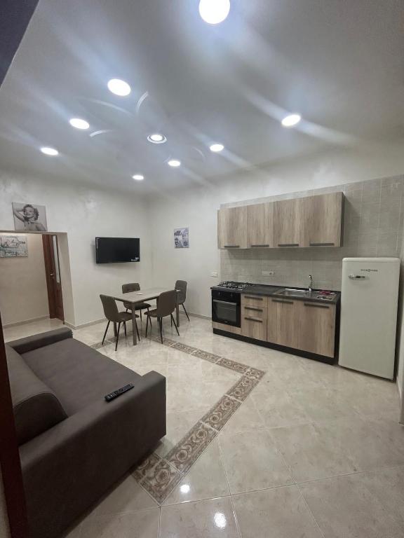 HV Dora apartment Naples historic center