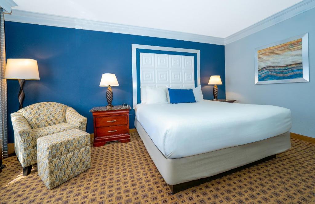 Rosen Plaza Hotel Orlando Convention Center - Deluxe King Room