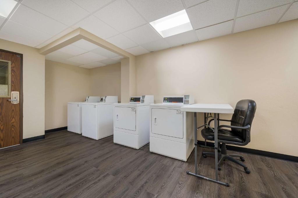 Best Western Detroit Livonia photo