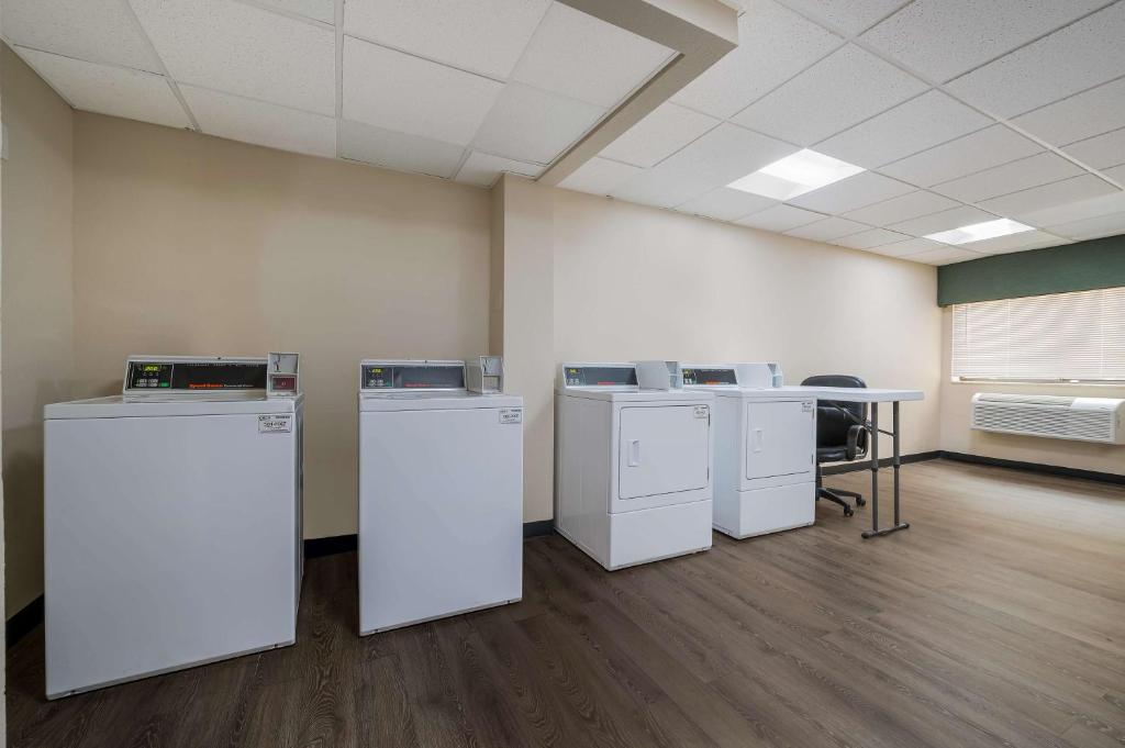 Best Western Detroit Livonia photo