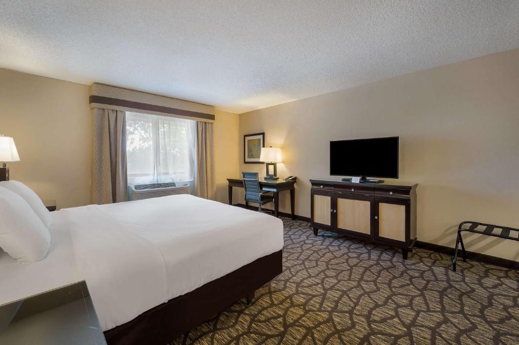 Best Western Detroit Livonia photo