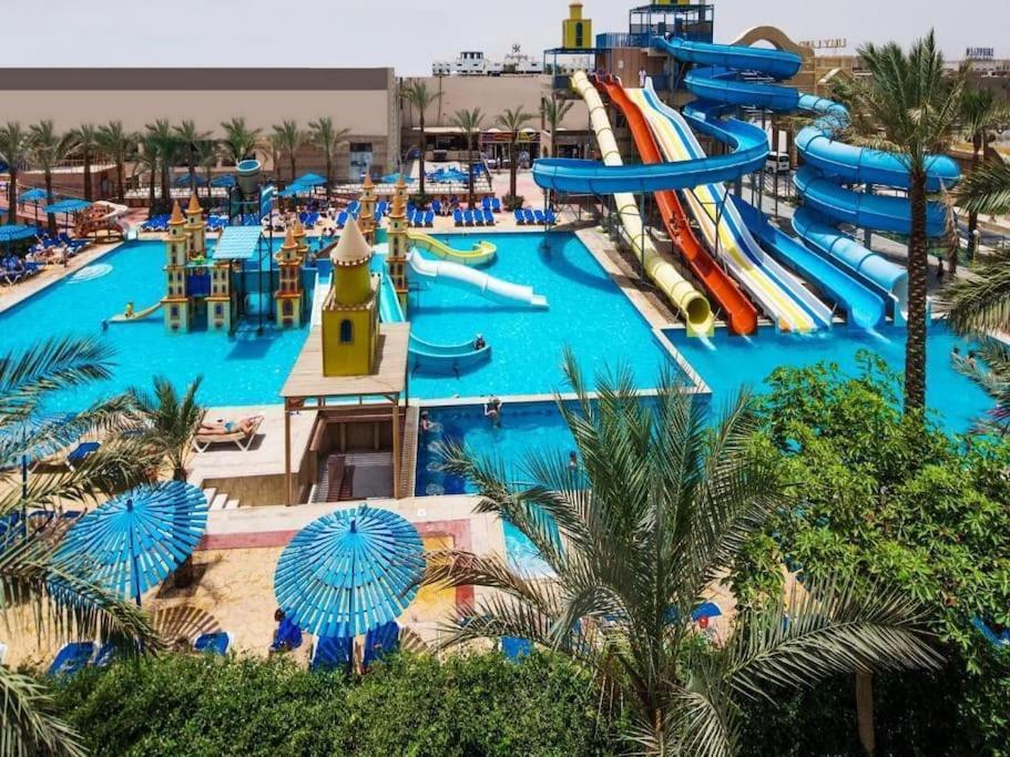 1-bedroom overlooking aqua park in View Aqua Apartments and Suits in Mirage Bay Resort and Aquapark Hotel, Hurghada (updated prices 2024)