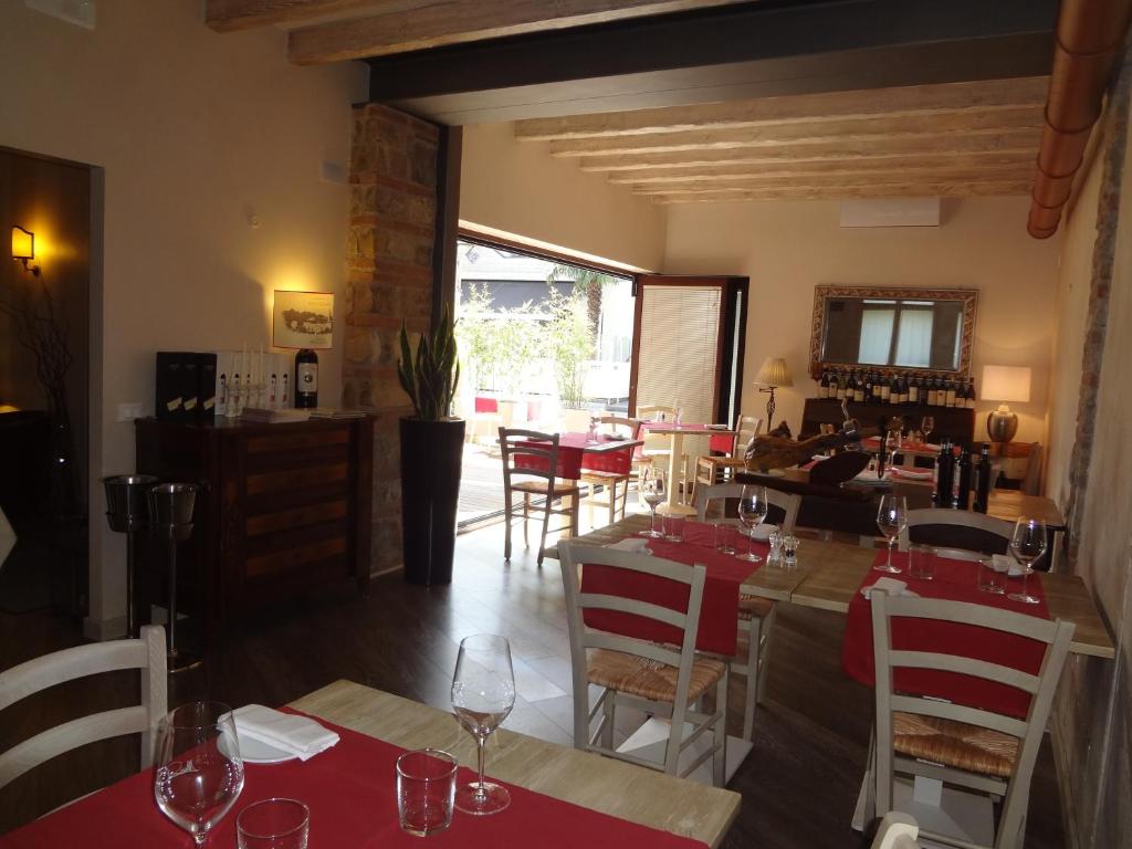 Restaurace v ubytování Hotel Noce