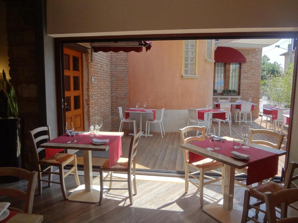 Restaurace v ubytování Hotel Noce