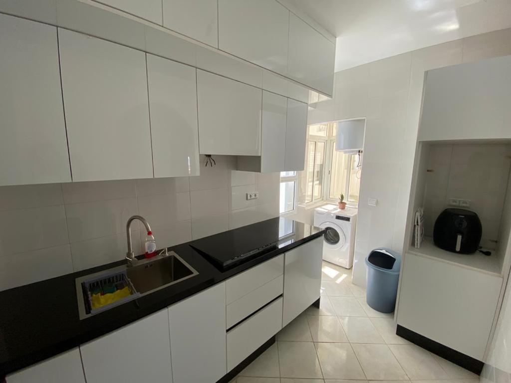 Η κουζίνα ή μικρή κουζίνα στο Appartement Tanger Ibrahim Al Khalil 1