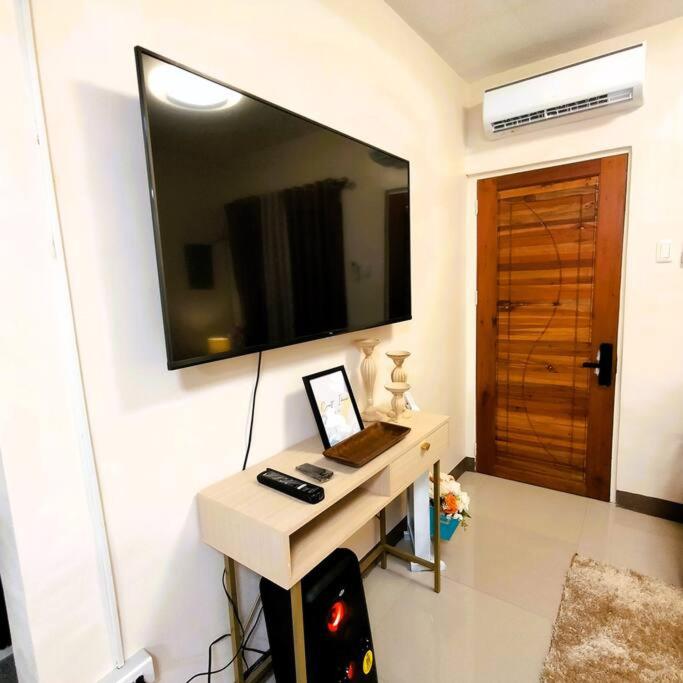 TV a/nebo společenská místnost v ubytování Isabel's Home