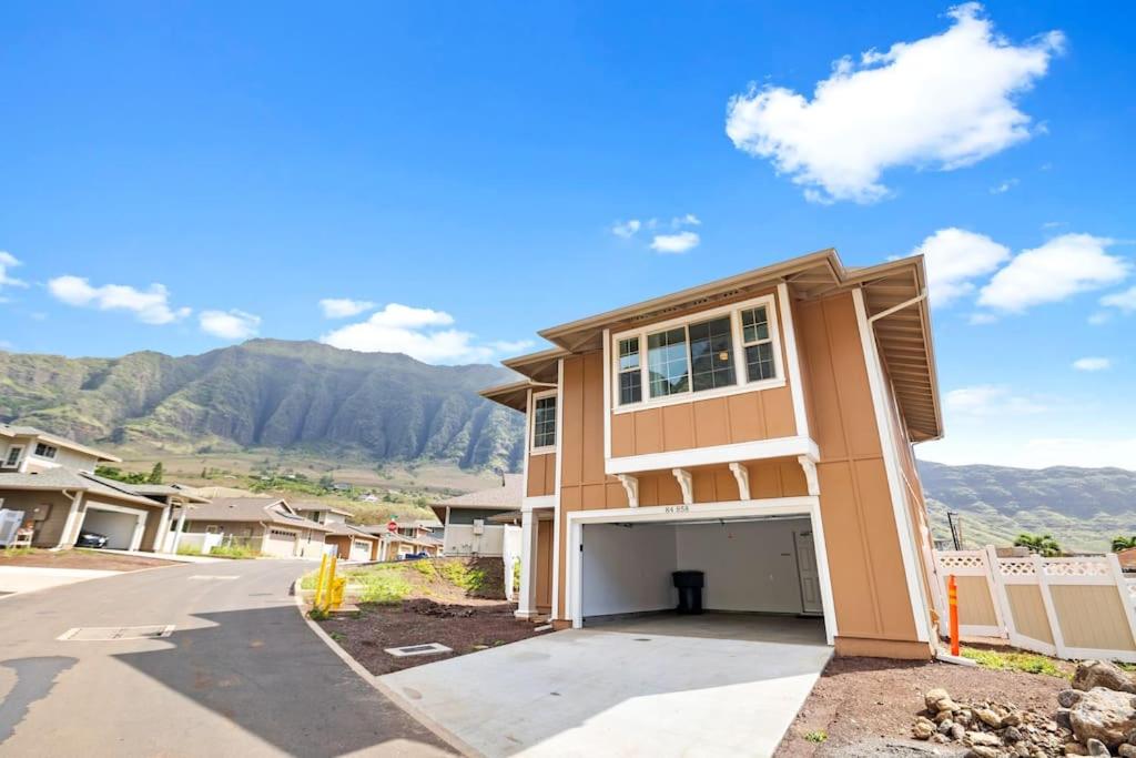 Brand new home in the valley 5 min from beach M858, Waianae (updated prices 2024)
