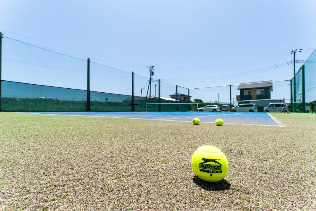 Tenis a/nebo squash v ubytování Riviera Kujukuri - Self Check-In Only nebo okolí