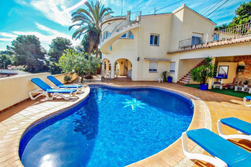 May - pretty holiday property with private pool in Benissa ...