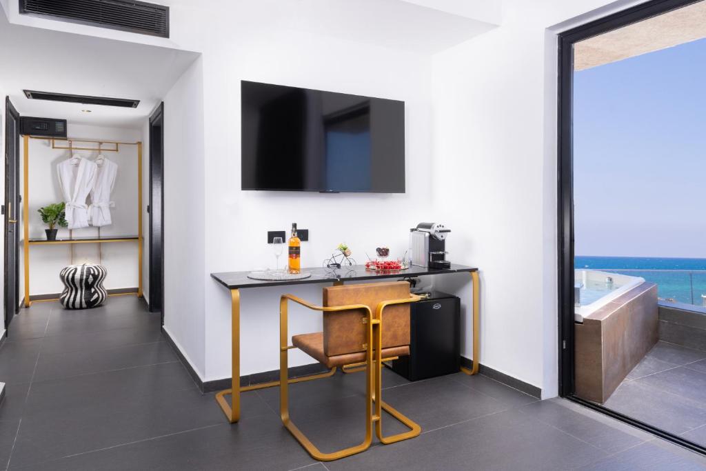 Nespecifikovaný výhled na moře nebo výhled na moře při pohledu z hotelu