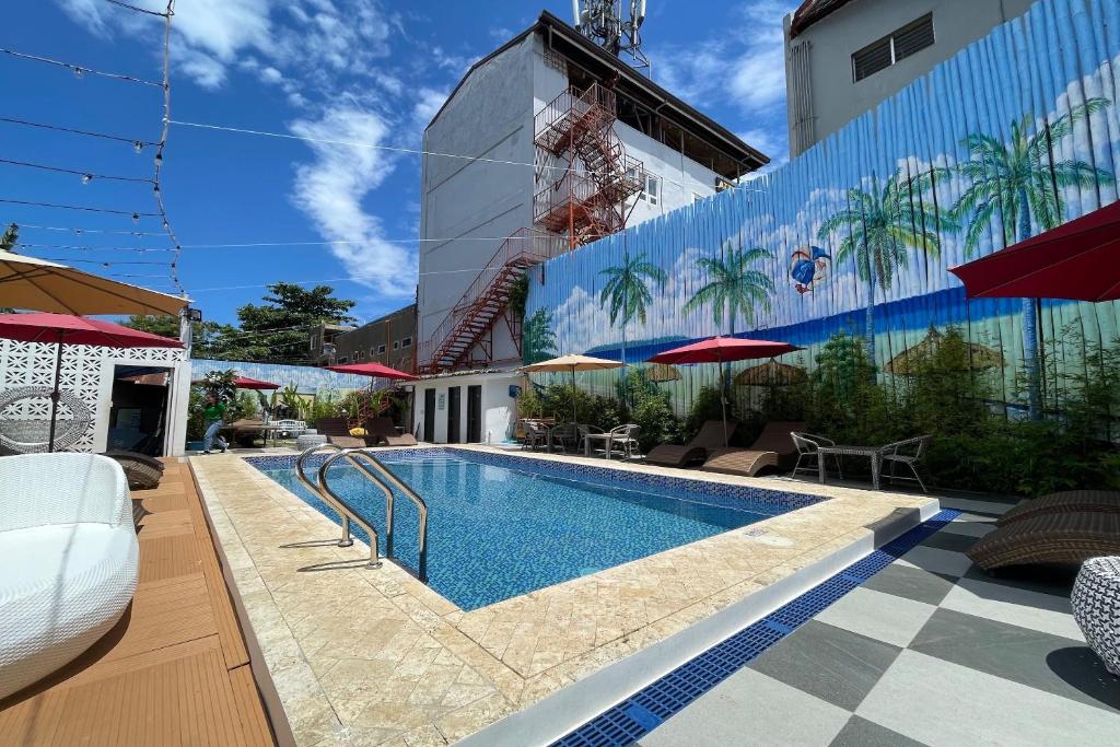 Piscina di Attic Capsule Hotel o nelle vicinanze