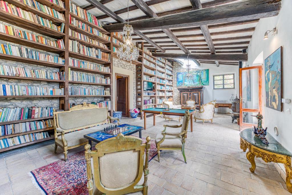 The library in A villát