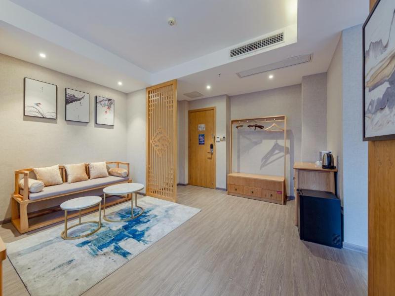 GreenTree Eastern Hotel Jiaxing Haining Leather City Nanguanxiang - Suite De Lujo