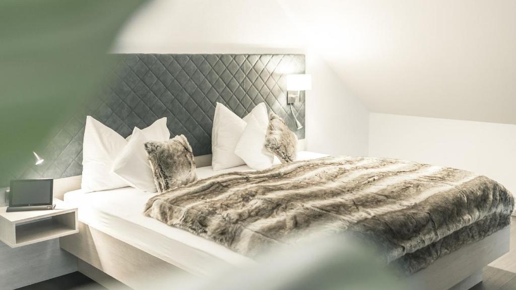 Postel nebo postele na pokoji v ubytování Landhotel Waldeck