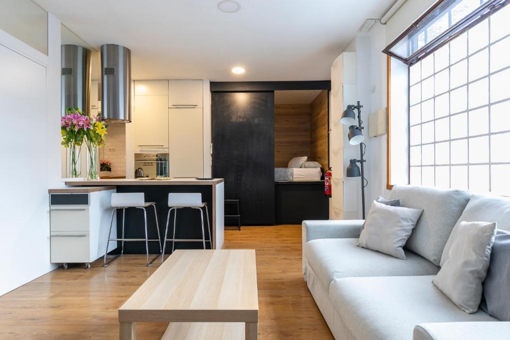 Kuchyň nebo kuchyňský kout v ubytování HOMEABOUT MADRID RÍO APARTMENT