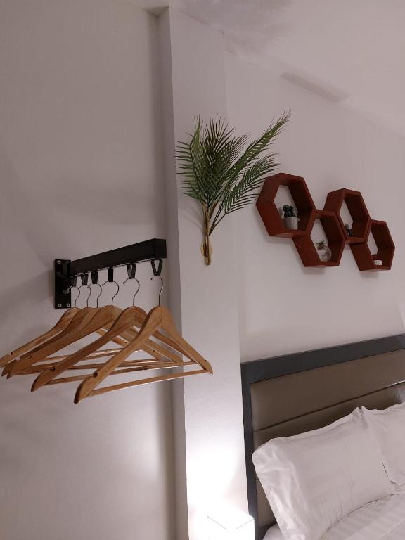 Postel nebo postele na pokoji v ubytování Bonsai Jacuzzi Suites