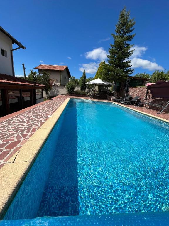 Bazén v ubytování Villa Villekulla nebo v jeho okolí