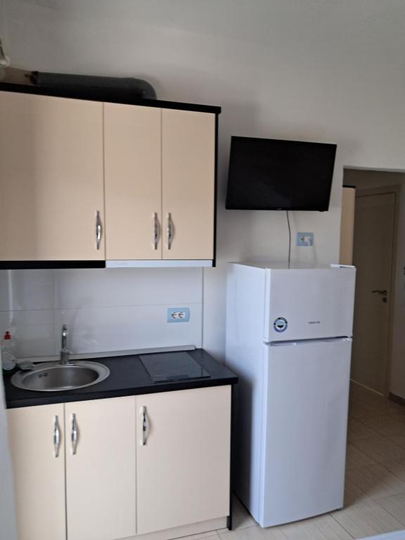 Elton Tafa guesthouse - Imazhi 12