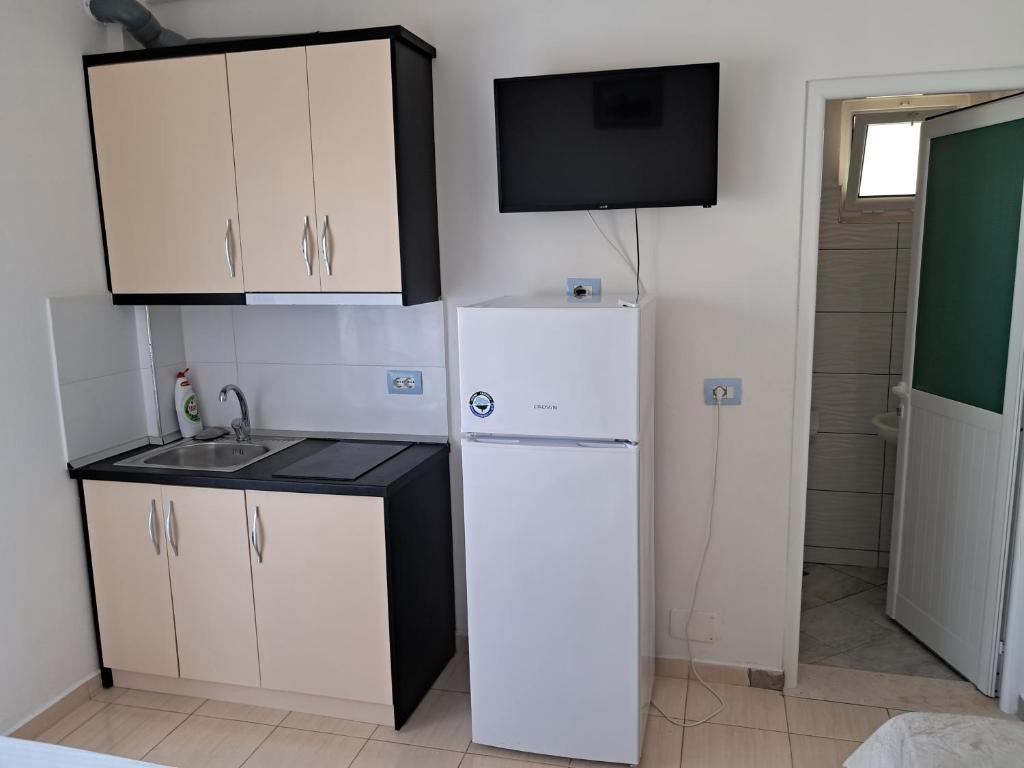 Elton Tafa guesthouse - Imazhi 11
