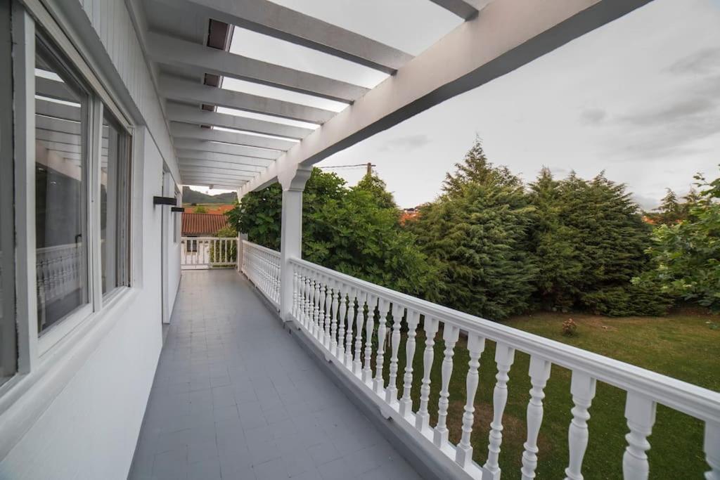 Balkón nebo terasa v ubytování Villa Anievas