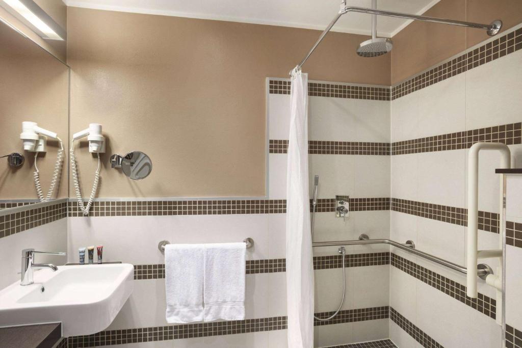 Ramada Plaza by Wyndham Milano - Resim 25