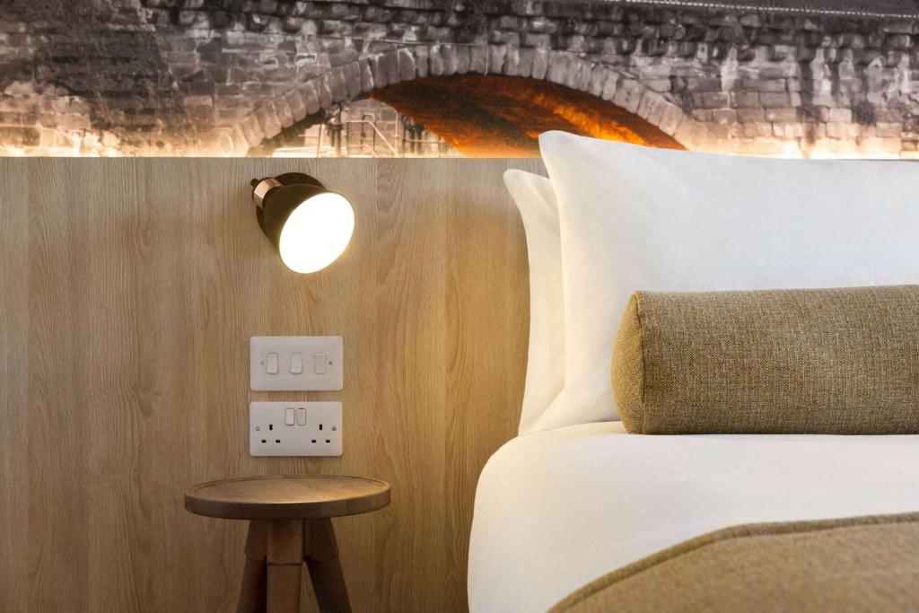 Super 8 by Wyndham Chester East - Resim 39