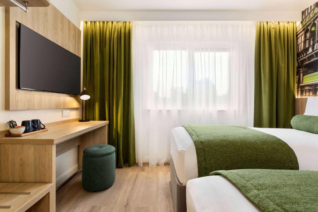 Super 8 by Wyndham Chester East - Resim 28