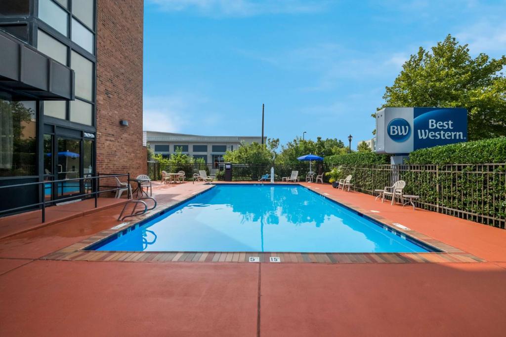 Best Western Hampton Coliseum Inn photo