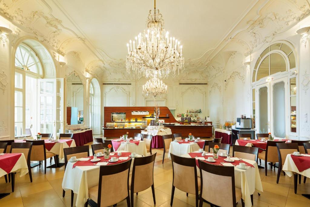 Restaurace v ubytování Austria Trend Hotel Schloss Wilhelminenberg Wien