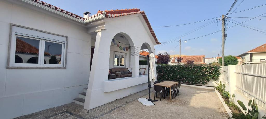 Gallery image of Caparica-Pool and walking distance to the beach in Costa da Caparica