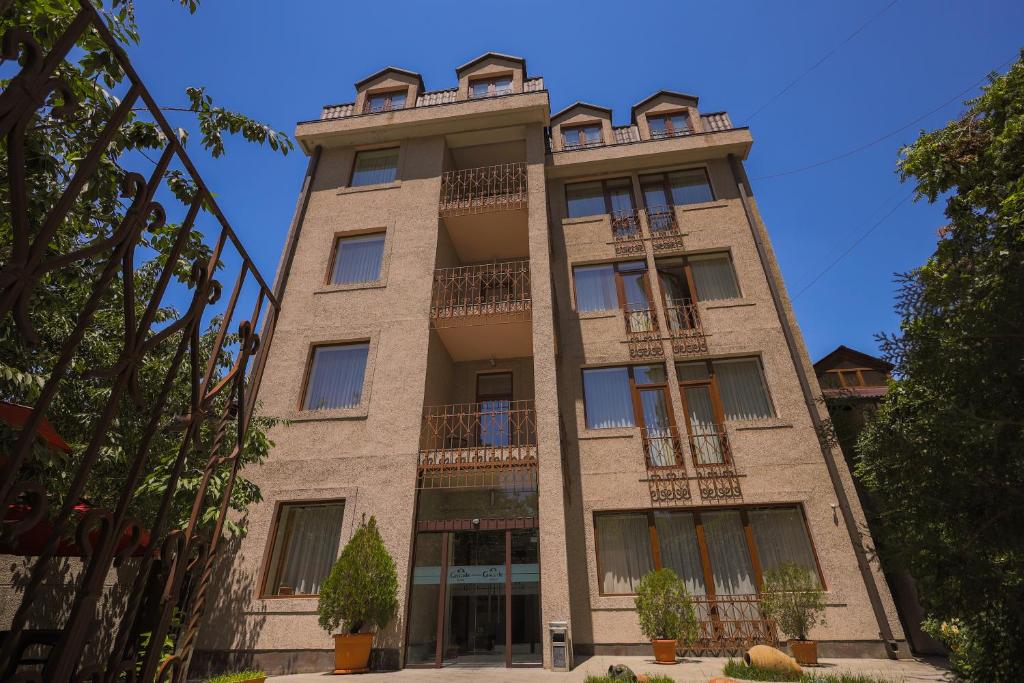 Budova, kde se hotel nachází