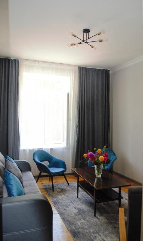 Posezení v ubytování Sunny Lodge Dilijan