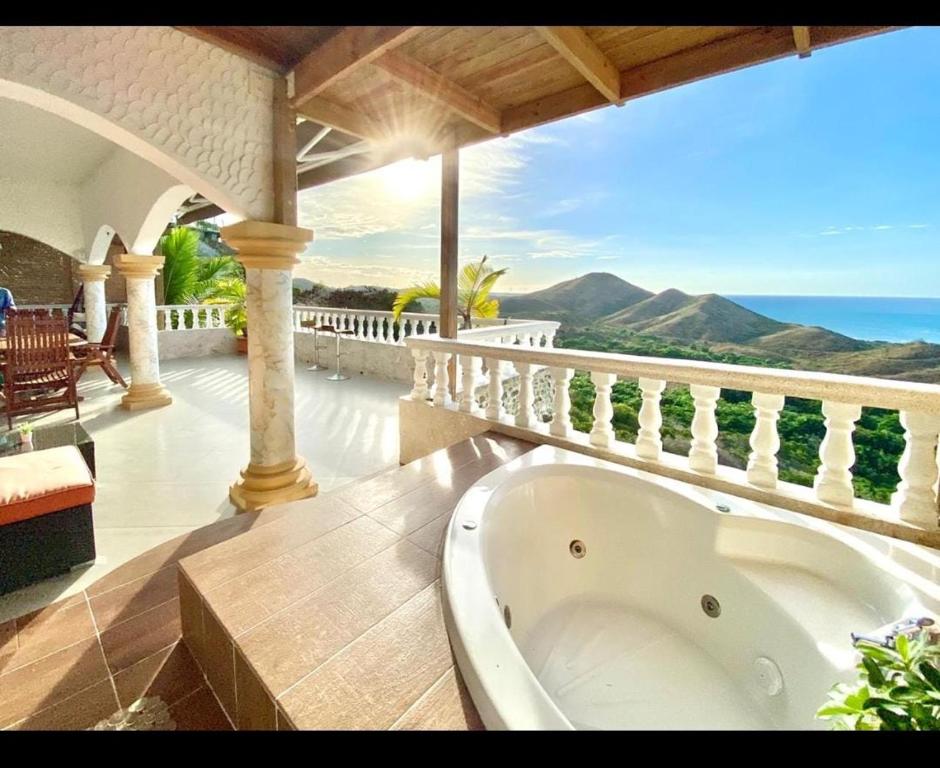 LONG TERM MAGICAL VIEW PENTHOUSE, San Felipe de Puerto Plata Updated