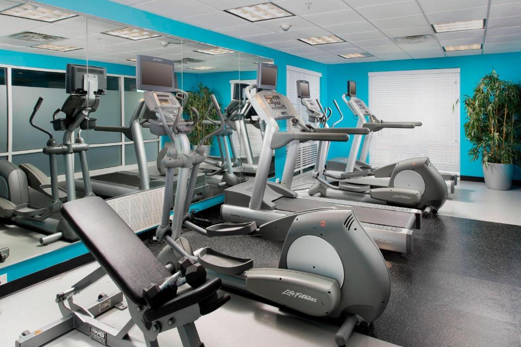 Fitness centrum a/nebo fitness zařízení v ubytování Fairfield Inn & Suites Weatherford