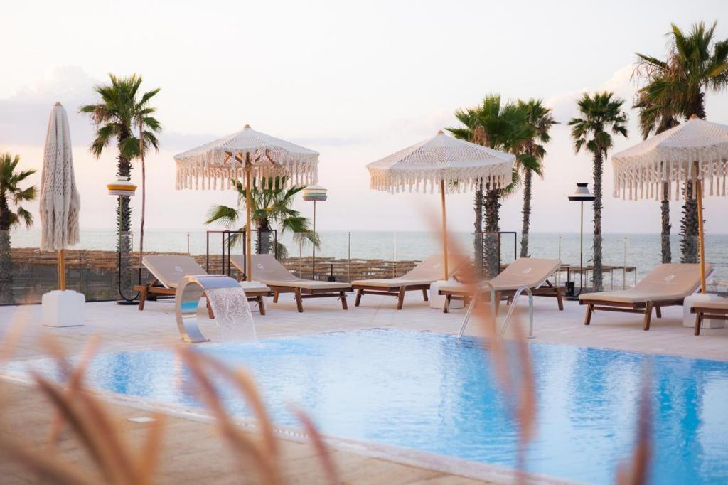 Bazén v ubytování Valerio Resort beach club nebo v jeho okolí