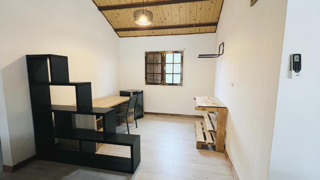 Kuchyň nebo kuchyňský kout v ubytování Case Noalys Saint Gilles Les Bains