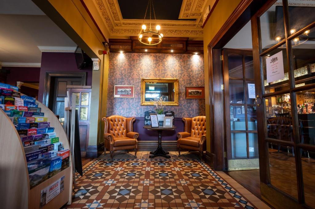 Posezení v ubytování Hampton Hotel by Greene King Inns