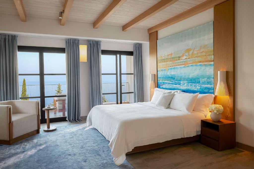 Postel nebo postele na pokoji v ubytování Angsana Corfu Resort & Spa