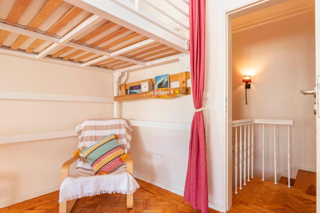 Nesha Guesthouse Lisbon - Cama Doble En Habitación Compartida Mixta De 4 Camas