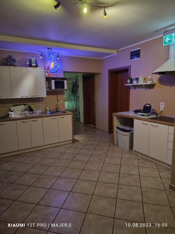 Kuchyň nebo kuchyňský kout v ubytování Villa Zosia