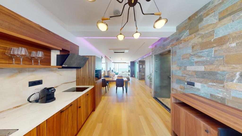 Luxury Apartment Cape of Rodon 2.1 - Image 4